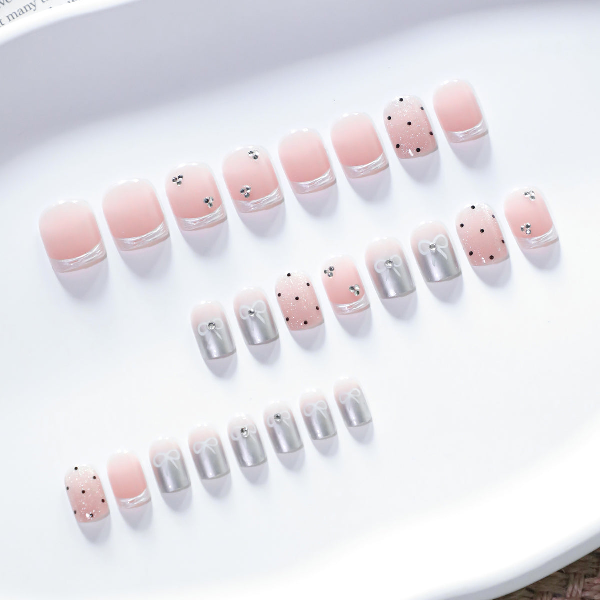Polka Dot Cat Eye Press-on Nails